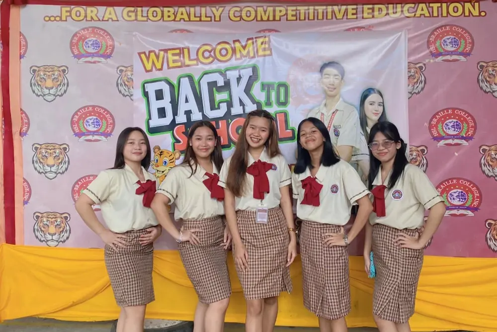 HSL-Braille College Senior High School students