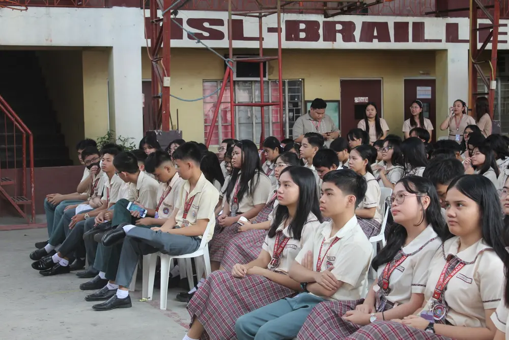 HSL Braille College Junior High School Students